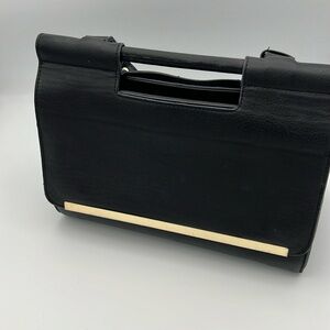 Beautiful stylish bag perfect for the office!